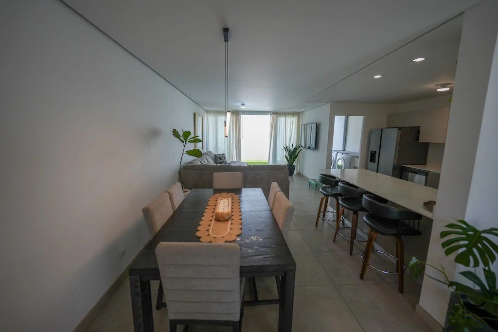 House For Sale in San Rafael - Gallery image 2
