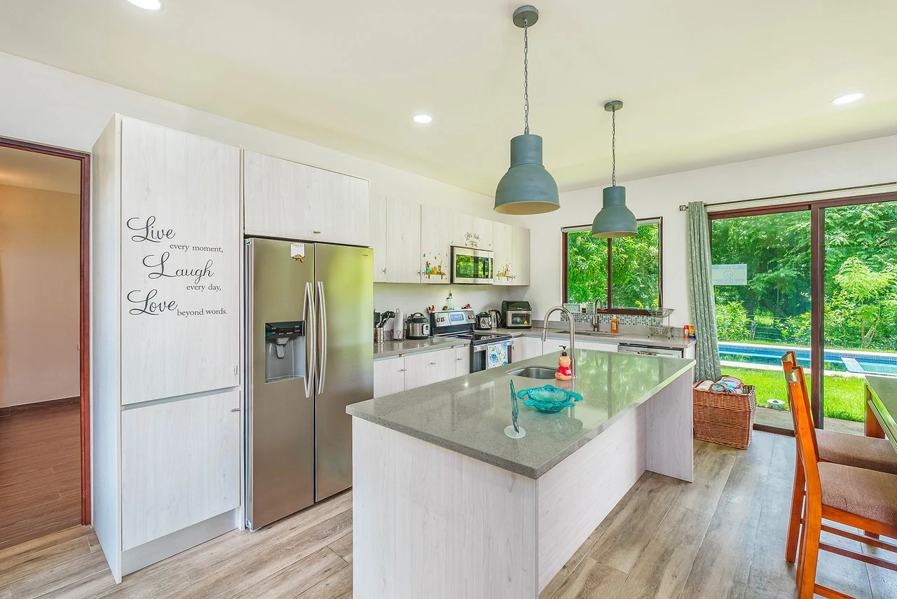 Casa Tuga: 4BR Ocean View Home with Pool, Steps from the Beach - photo 15