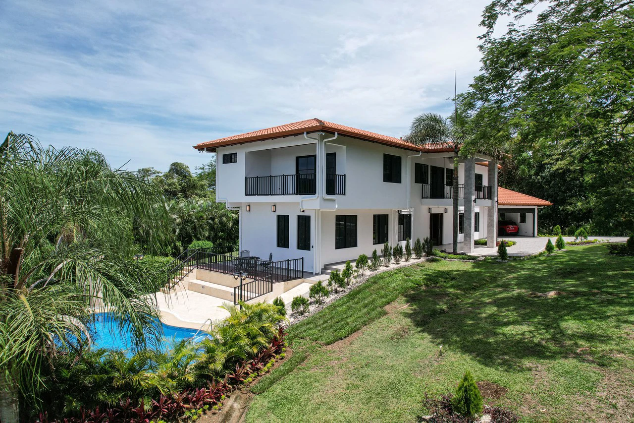 Modern Home for Sale in Atenas, Costa Rica - Gallery image 17