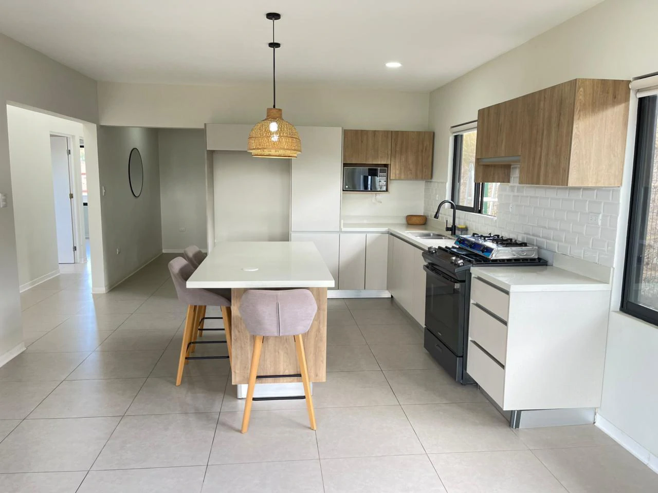 New Modern 3-Bedroom Home in Gated Community, Grecia, Alajuela with Scenic Views - Gallery image 2