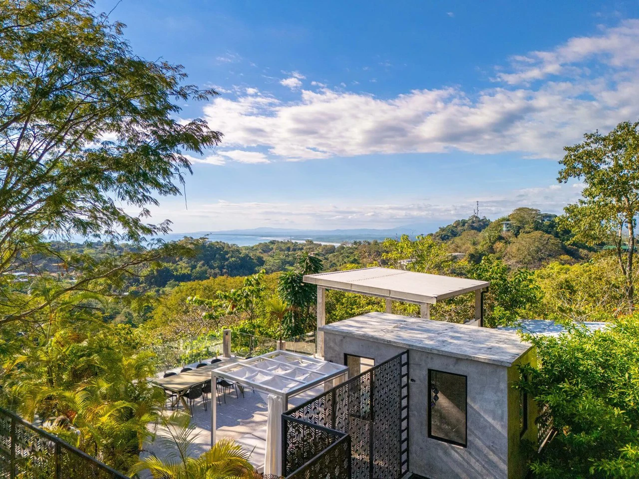 Casa Moon Diablo: Iconic Ocean View Luxury Estate with Infinity Pool, Rooftop Patio, Gym & Sauna in Manuel Antonio - Gallery image 29