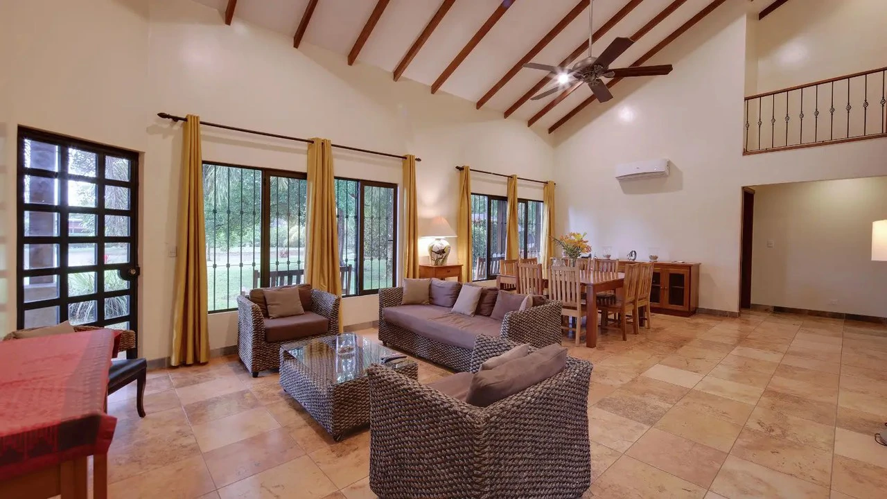 Tropical Luxury Estate with Private Lake, Pool & Prime Location Near Costa Rica’s Best Beaches: Near the Coast House For Sale in Parrita - Gallery image 20