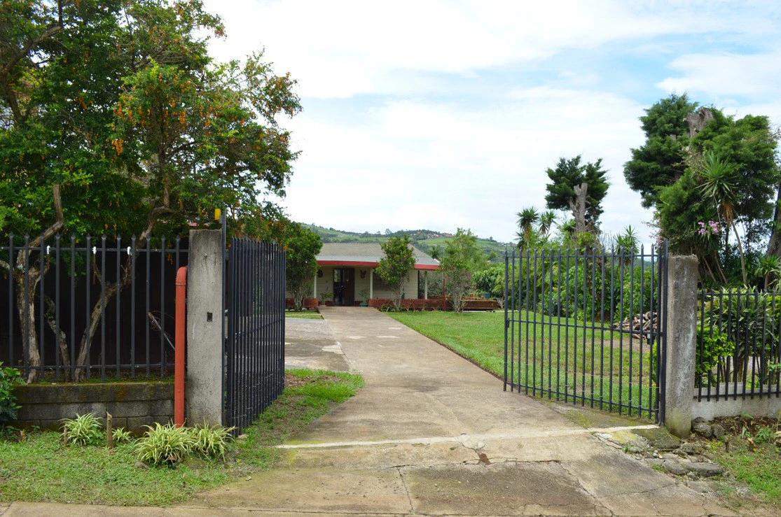 MOUNTAIN PROPERTY WITH VIEW AND 3 HOUSES - Gallery image 61