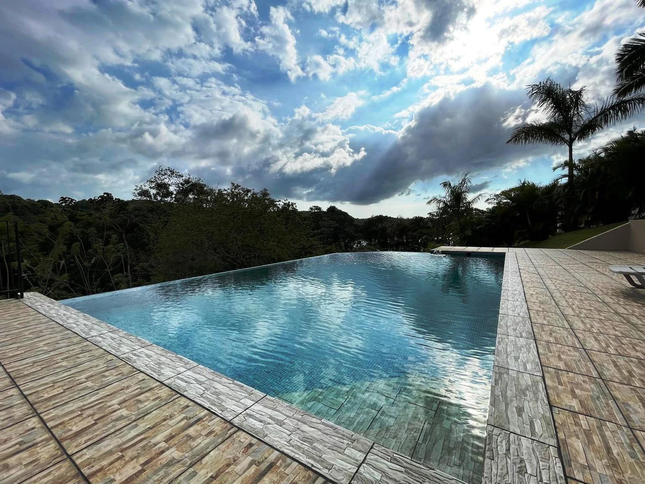 VILLA CANASOL : Lake View Home with Pool, Garage and Workshop - Gallery image 11