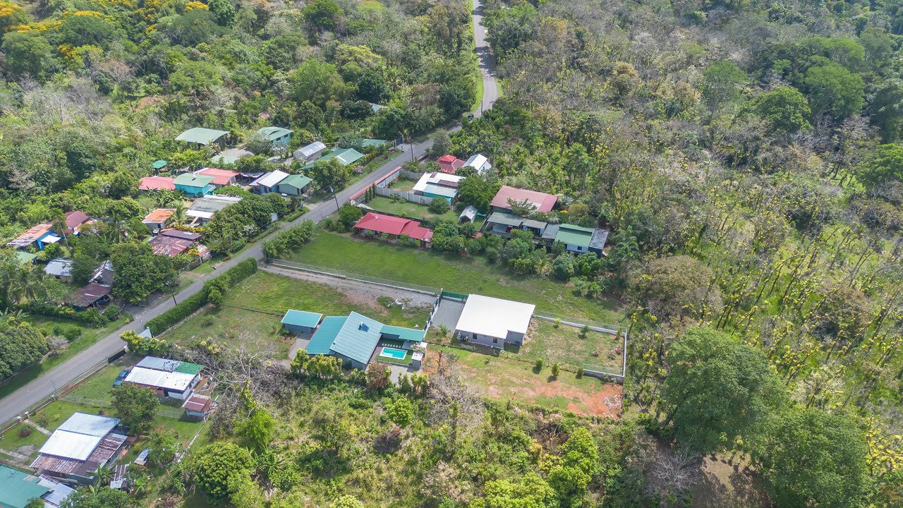 Brand-New Mountain View Home with Pool and Expansion Potential in Villa Nueva, Quepos: House For Sale in Quepos - Gallery image 9