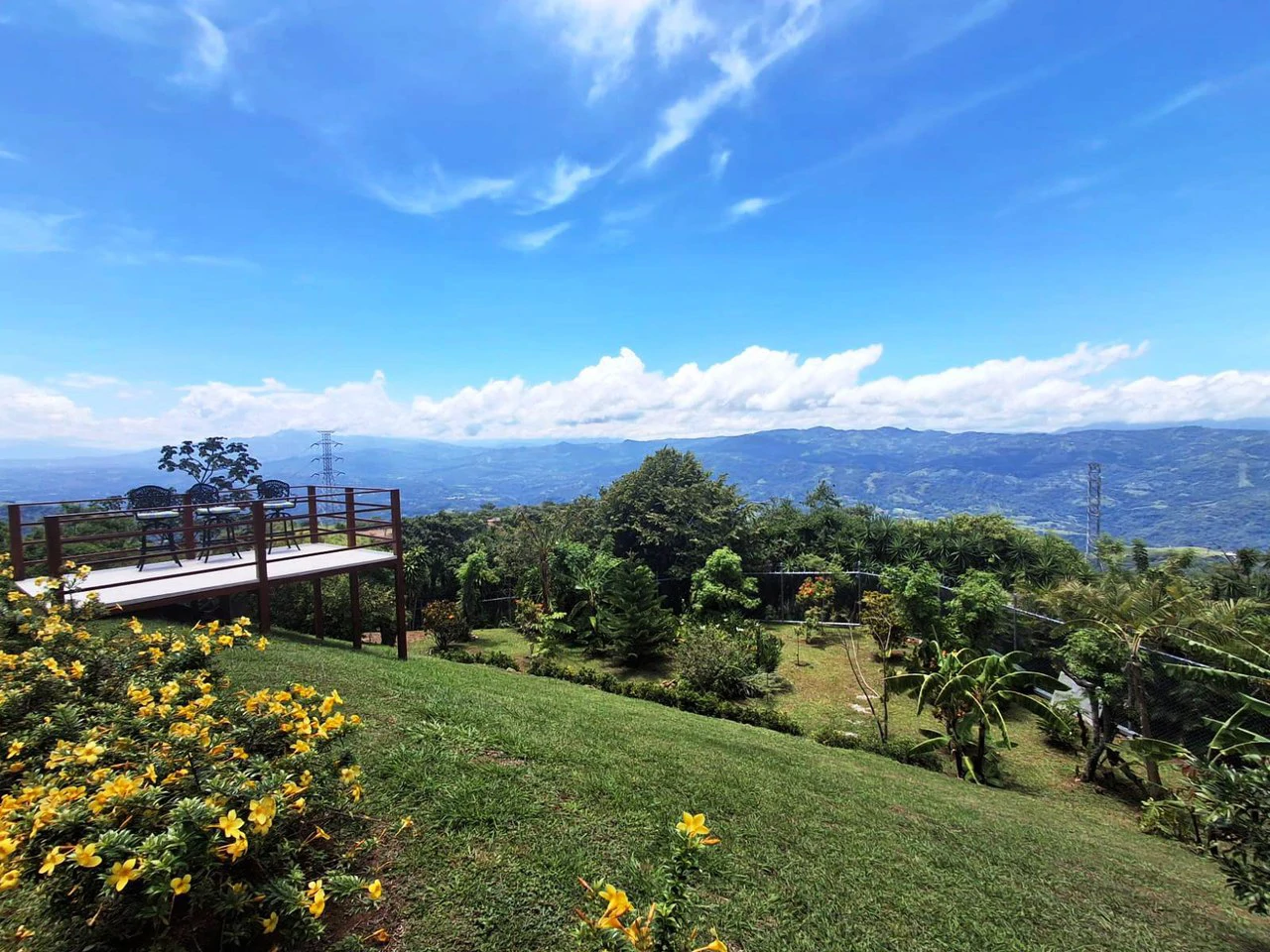 Casa Pristine Elegance: A Rare Costa Rican Estate with Unobstructed City-to-Ocean Views! - photo 7