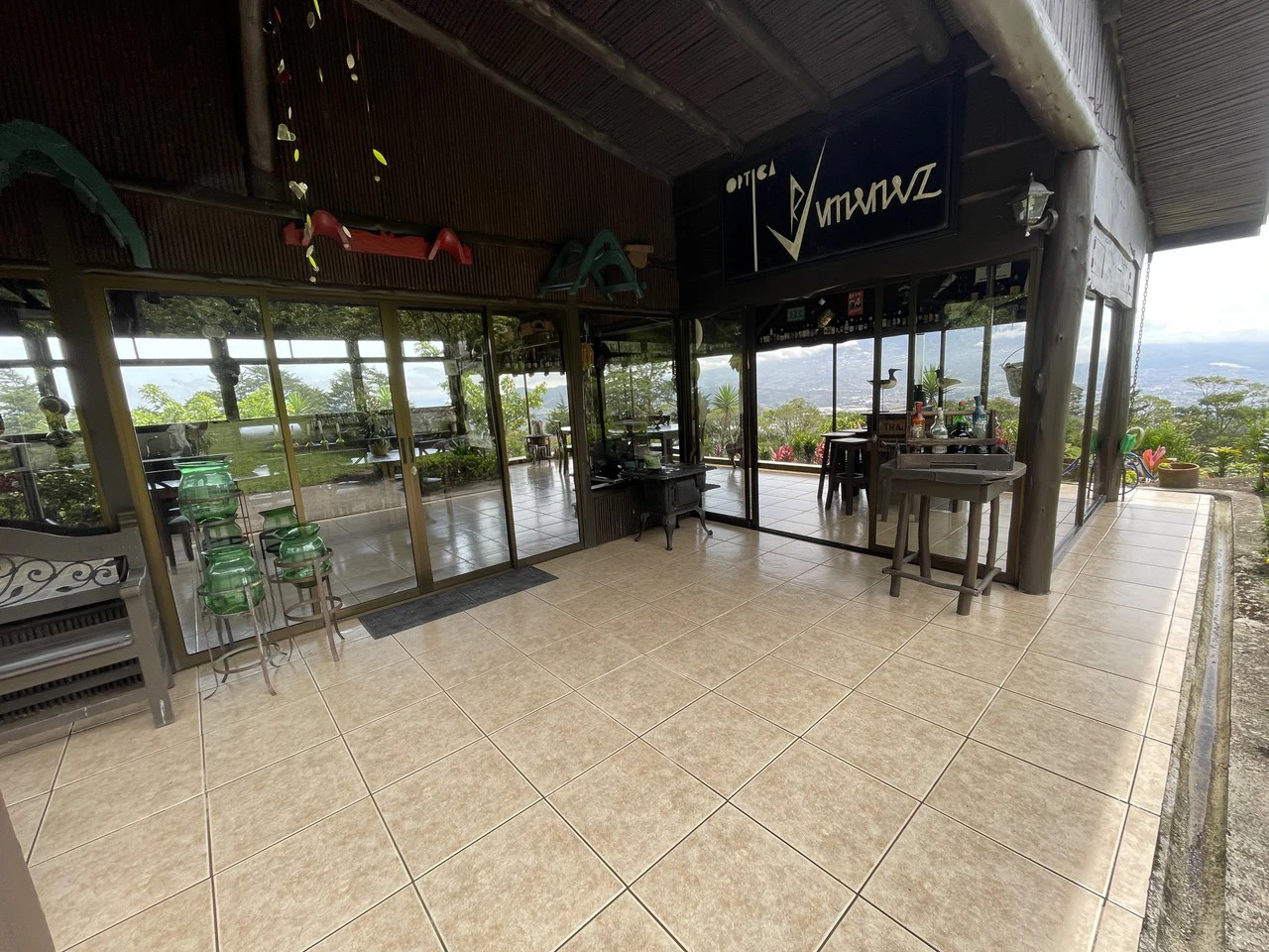 Cartago, gourmet coffee plantation: Charming Coffee Retreat Home with Stunning Views and Gourmet Coffee Plantations - Gallery image 7