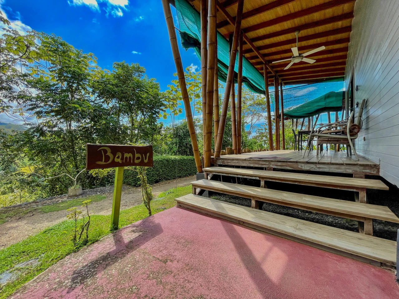 2.24 ACRES – 7 Bedrooms Ocean View Boutique Hotel With Two Pools, 5 Minutes to Uvita, Multiple Rental Options!! - Gallery image 14