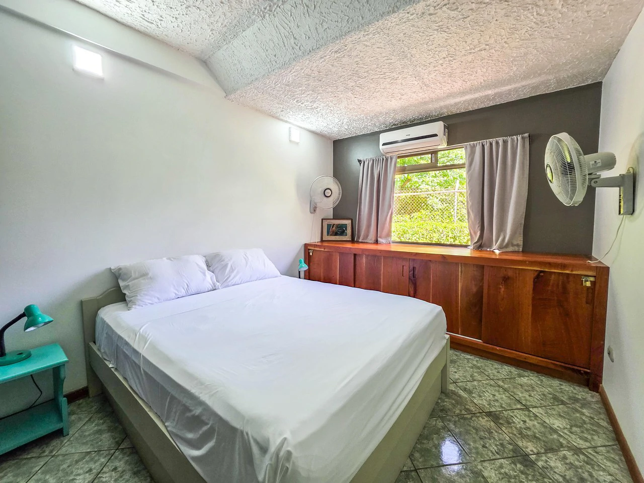 Prime Location 1bed 1bath Condo, Steps From Samara Beach - Gallery image 10