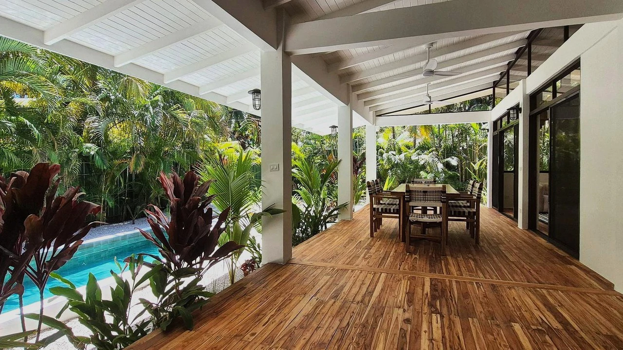 Casa Sol: Casa Sol – A Tropical Beach-Style Home with Pool, Designed for Year-Round Vacation Living - Gallery image 2