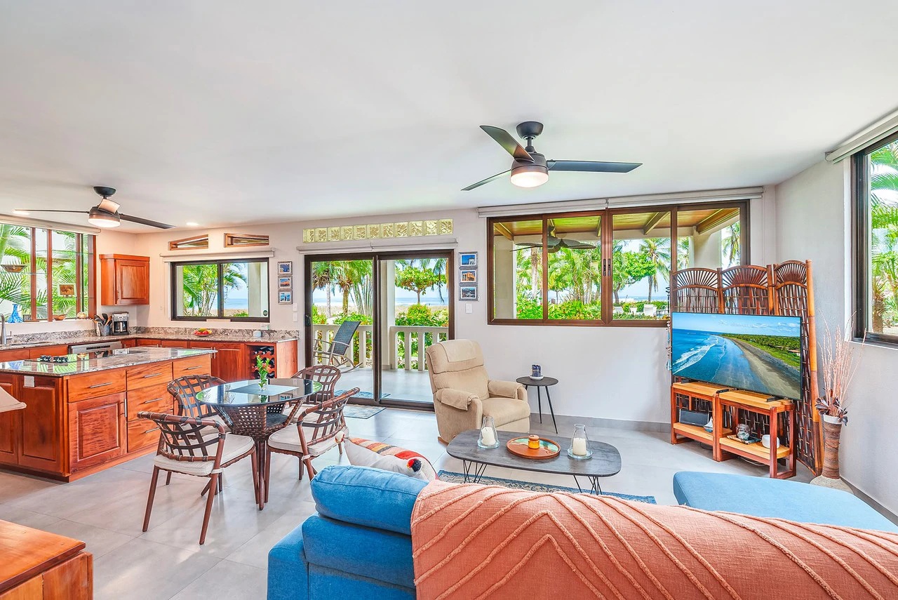Las Brisas #15: Beachfront Condo With Luxury Upgrades & Unparalleled View - Gallery image 20