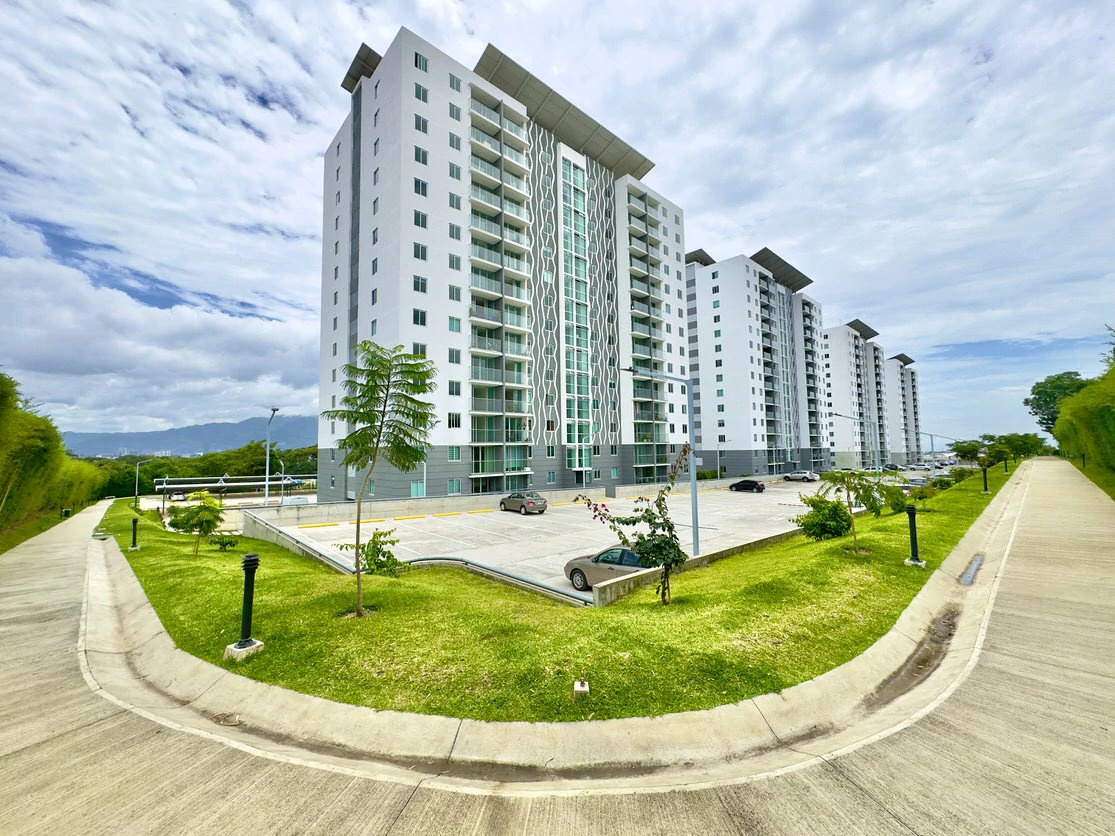 Condominio Altamira: Apartment for sale in Condominio Altamira Heredia
