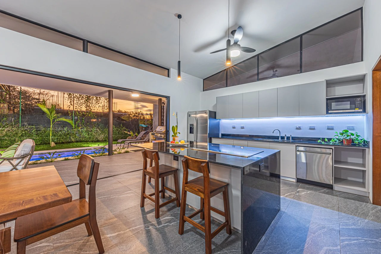 STYLISH 3 BED, 3 BATH BRAND NEW VILLA IN UVITA.: Mountain Villa For Sale in Uvita - Gallery image 8