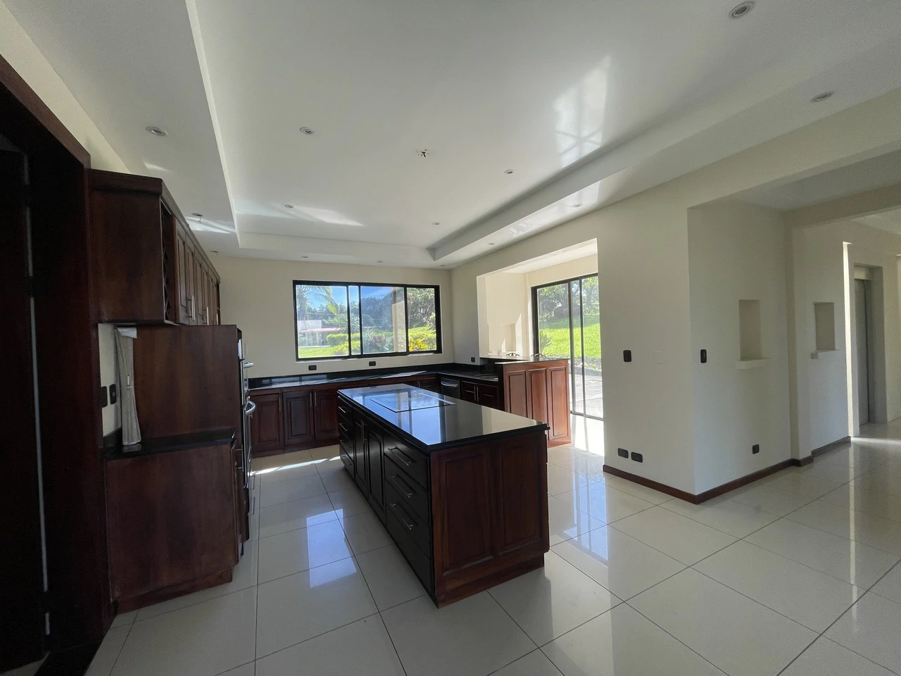La Garia 3 floors modern: Magnificent Luxury Estate with Gardens in La Garita, Alajuela - Gallery image 4