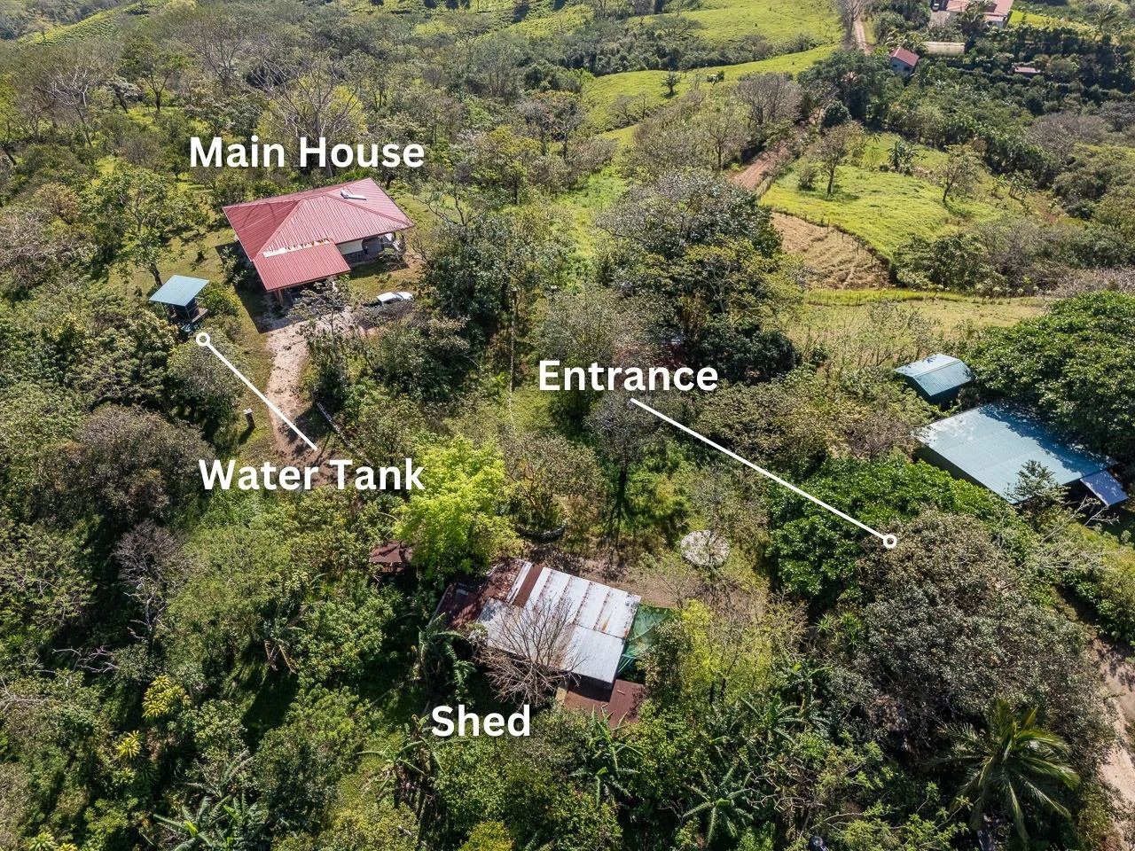Altos de Socorro: Hilltop Farm with Expansive Ocean Views - Gallery image 2
