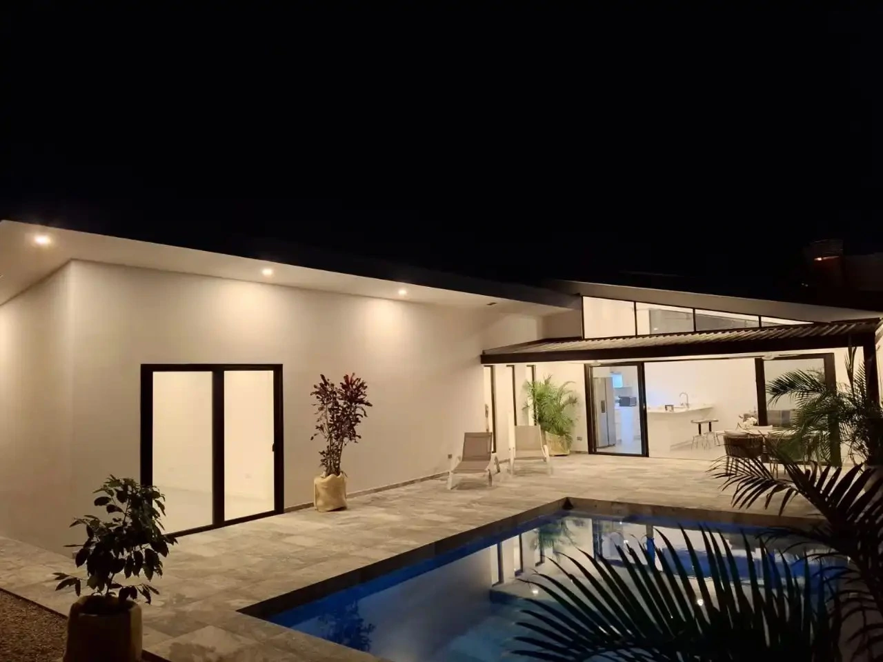 House For Sale in Playa Tamarindo - Gallery image 11
