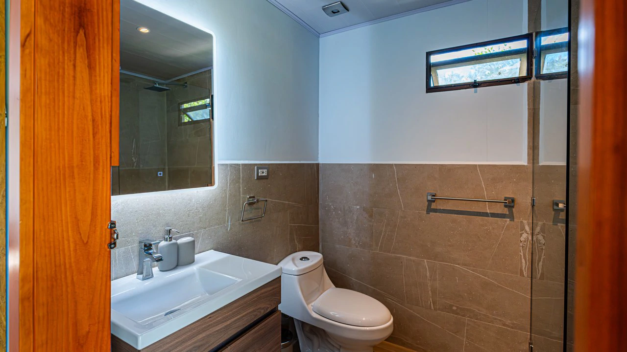 Riverfront Mushroom Farm & Private Waterfall Residence in Orosi - Gallery image 32