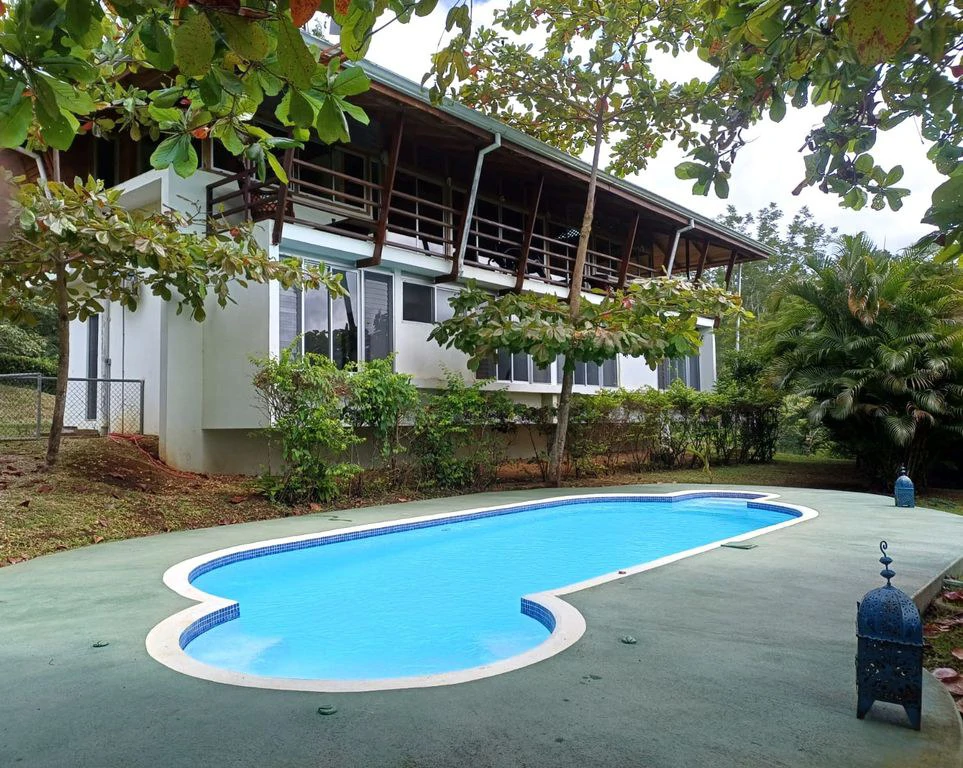Casa Del Toro: Charm and Serenity in the Hills of Hojancha – 5-Bedroom House with Pool and Bungalow