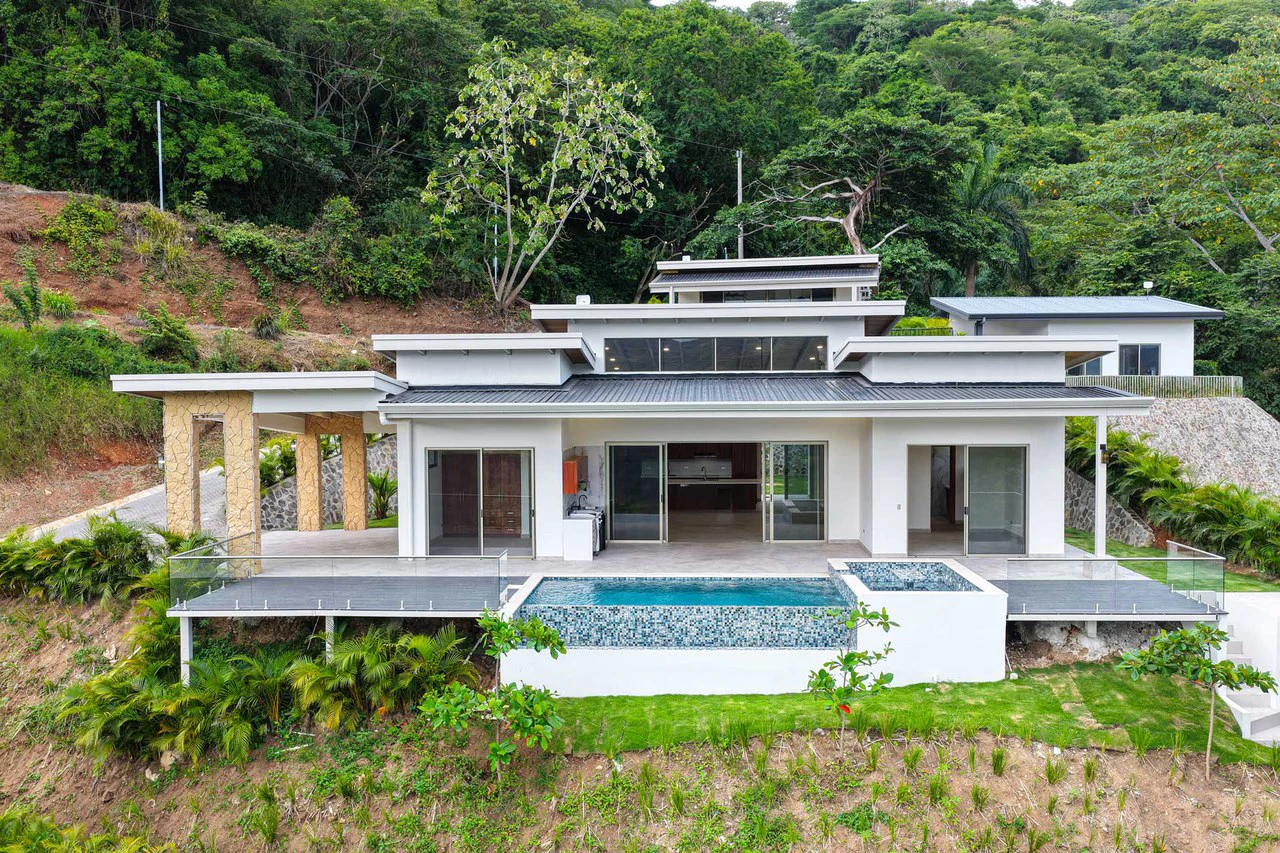 New Contemporary Home with Infinity Pool for Sale in Atenas, Costa Rica - photo 5