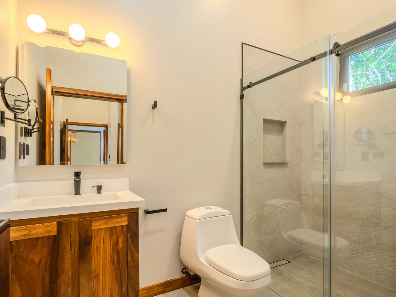 Luxury 3 Bedroom Home with Ocean Views in Downtown Uvita - Gallery image 99