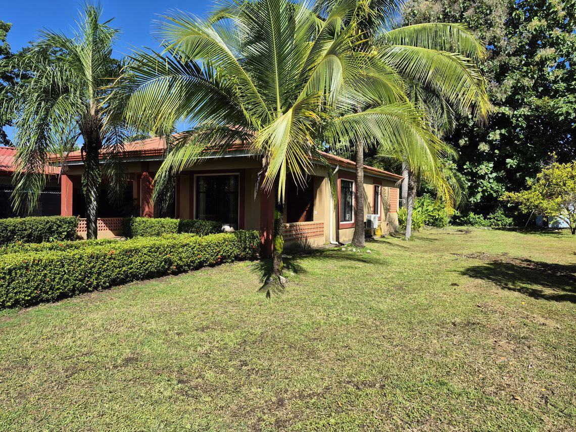 Casa Ora: Price Reduction - Charming Renovated Home with Expansion Potential, Close to All Amenities. - Gallery image 3