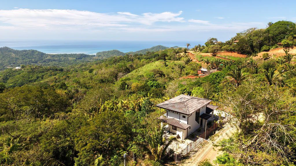 Casa Las Brisas: Ocean View Home with Great Potential Near Playa Carrillo - Gallery image 3