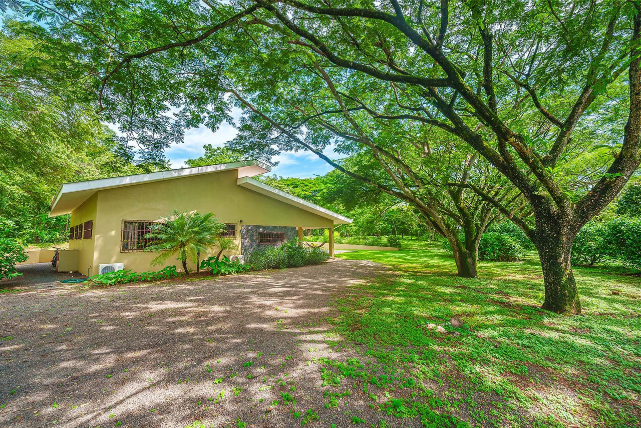 Campo de Sueños: Fresh 3BR Beach Home & Pool on 3/4 Acre - Gallery image 7