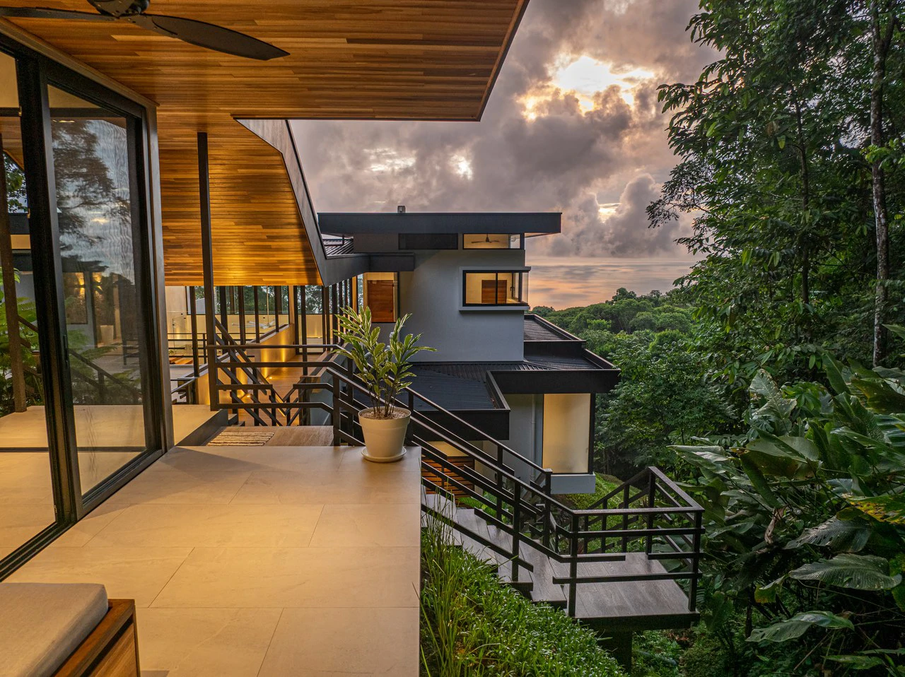 Casa Koules: Architectural 5-Bedroom Oceanview Estate in Prestigious Costa Verde Estates - Gallery image 78