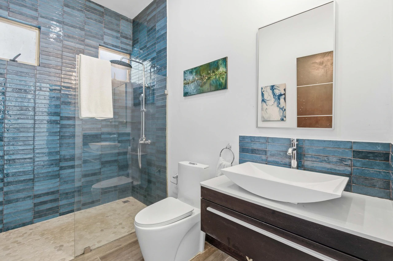 Casa Mykonos: Modern Coastal Living with Private Pool in Surfside Playa Potrero - photo 15