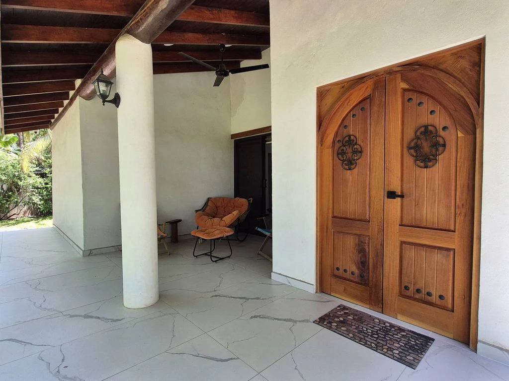 Casa Verde Norouz: Renovated 2-Bedroom Home with Independent Guest Cottage Just 3 Minutes from Sámara - Gallery image 6