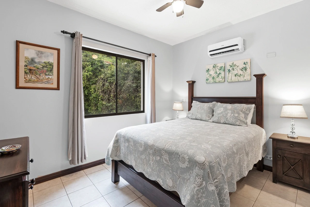 sunset hill unit 5: Cozy Ocean-View Condo for Sale – Walk to Tamarindo Beach - photo 13