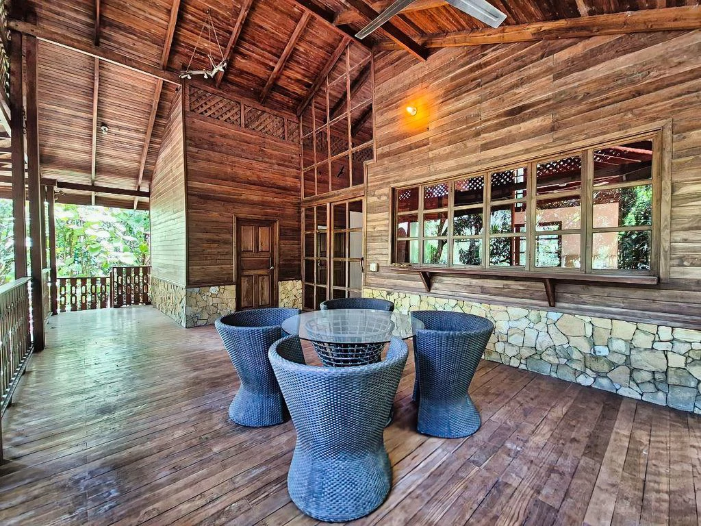 Casa Mango: Charming Teak Home in a Tropical Setting Near Sámara
