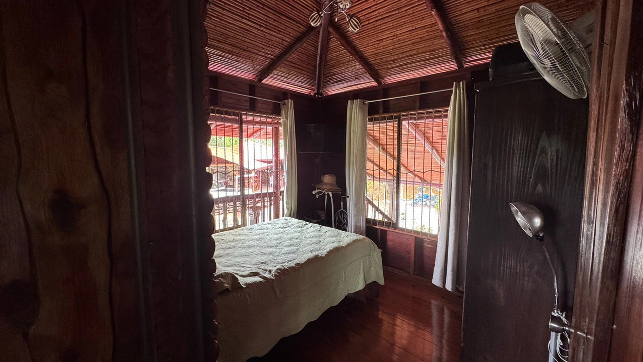 Charming Hardwood Cabin with Fruit Garden Near San Isidro - Gallery image 22