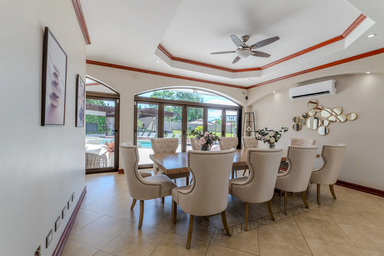 Luxury Home with Pool, Bar Area & Resort-Level Amenities | 6 br, 4.5 ba in Perez Zeledon - Gallery image 9