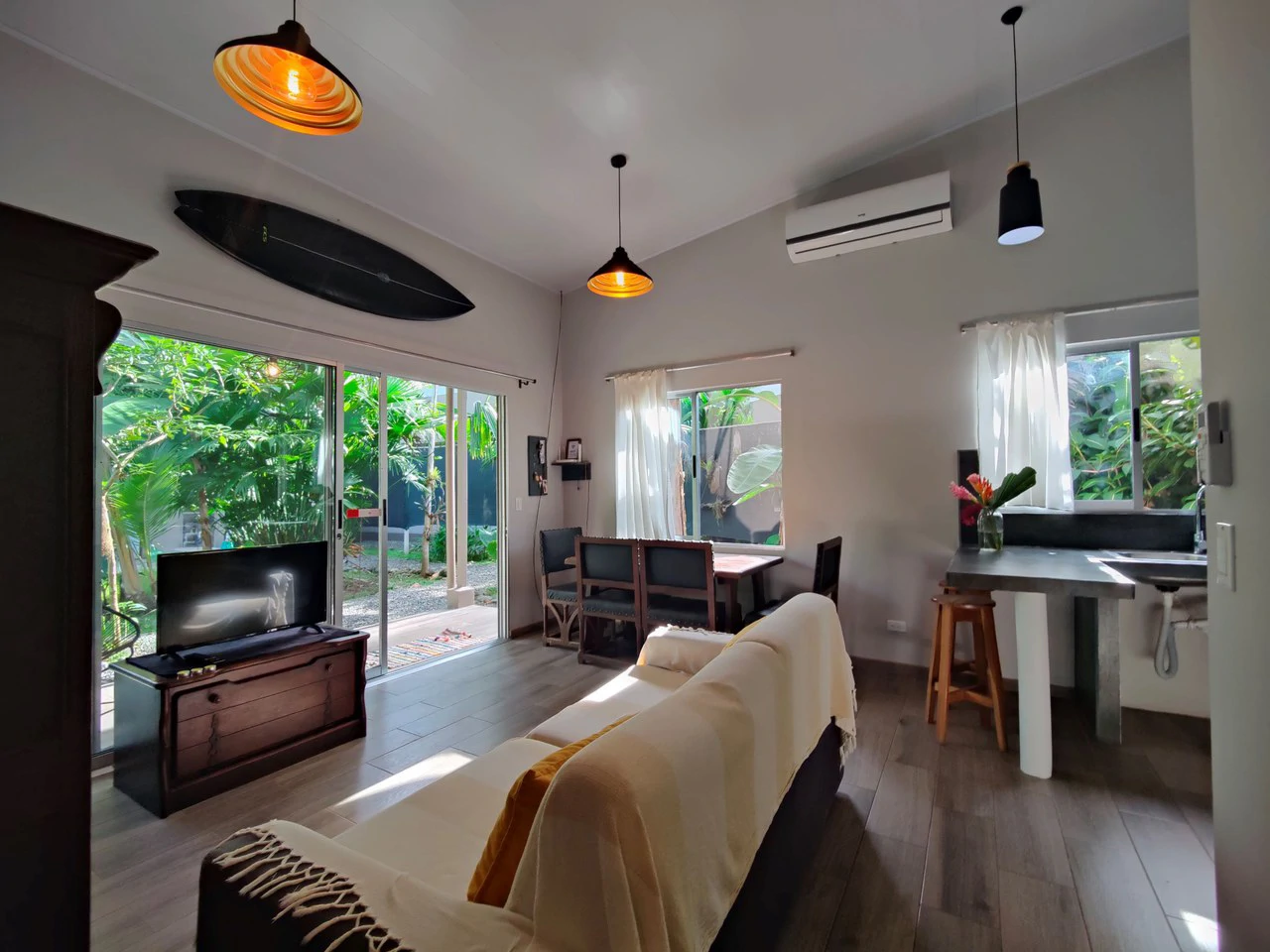 Sibo House - Boutique Hotel: Four Modern Independent Guest Suites in Playa Negra, Steps to the Beach - Gallery image 2