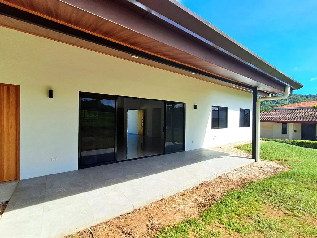Casa Luz: Brand-New Home in the Gated Community of Loma Verde - Carrillo - Gallery image 7