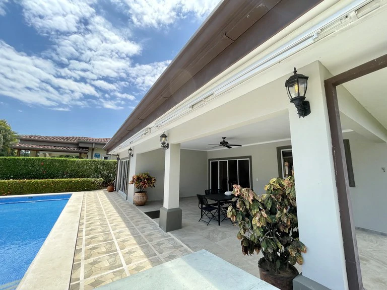Casa Eight: Near the Beach. Playa Bejuco, Puntarenas, Costa del Sol. Fully Remodeled Tropical Sanctuary - Gallery image 17