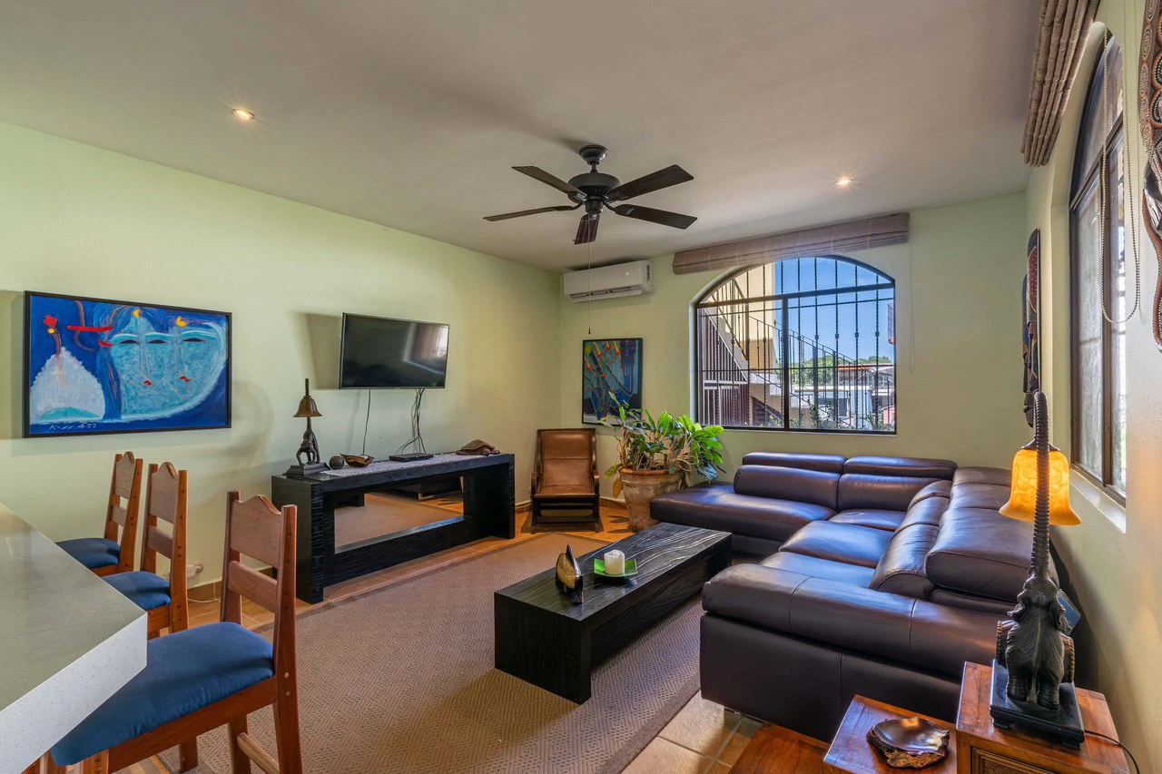Condo Central: 3 Bedrooms Just Steps from the Beach - photo 4