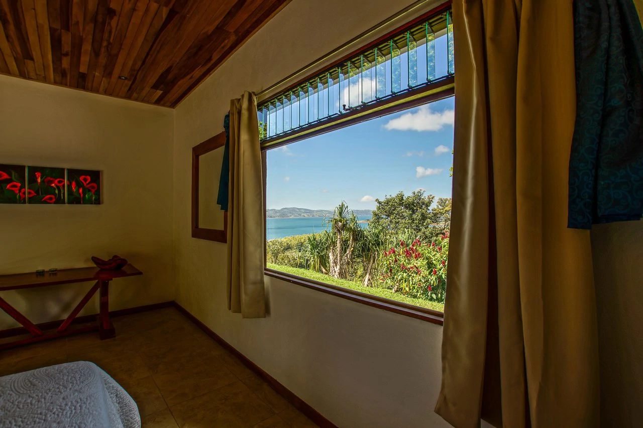 Luxury Vacation Rental Villas for Sale with Amazing Views of Lake Arenal - Gallery image 18