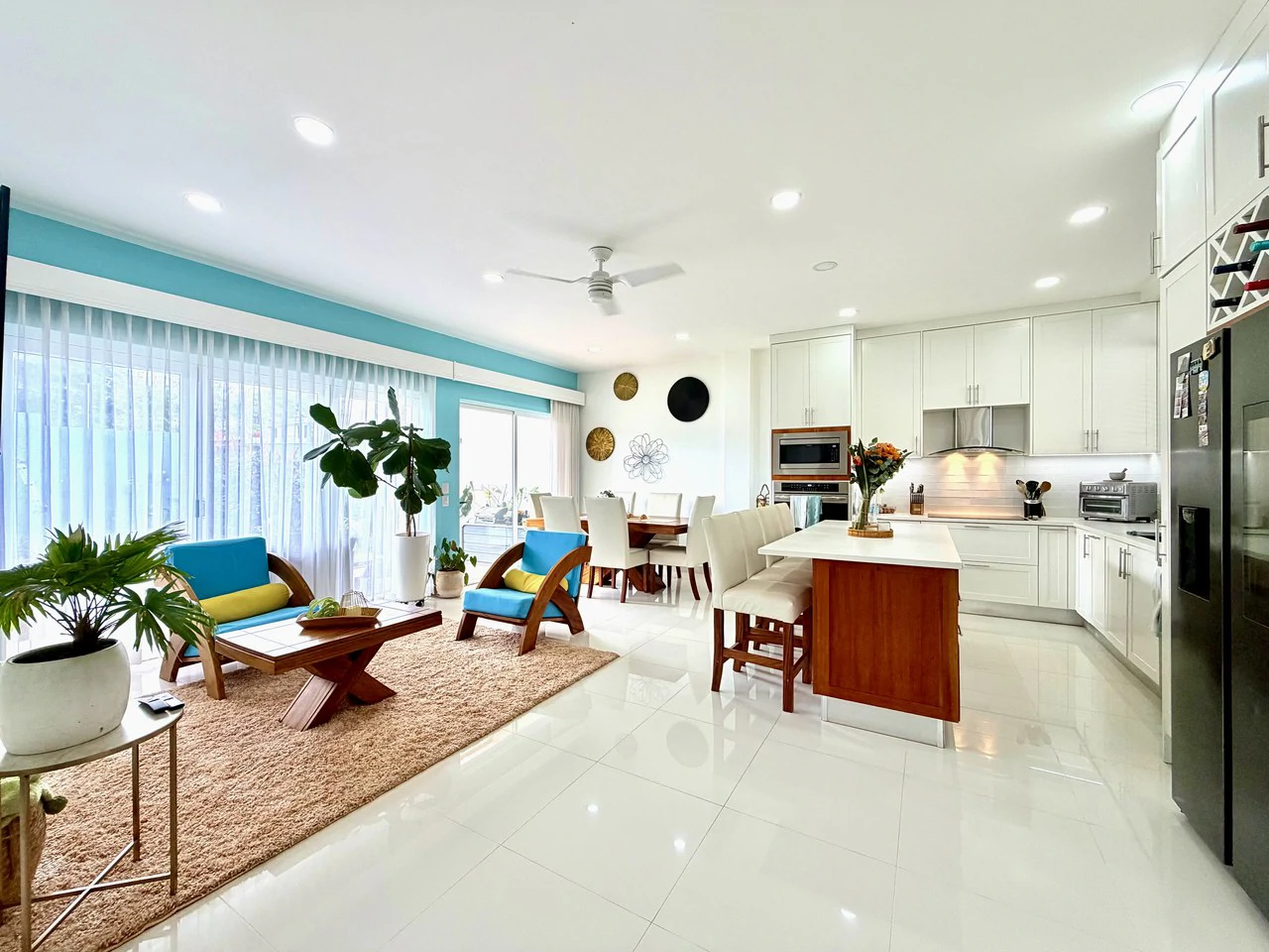 House For Sale in San Joaquin - Gallery image 2