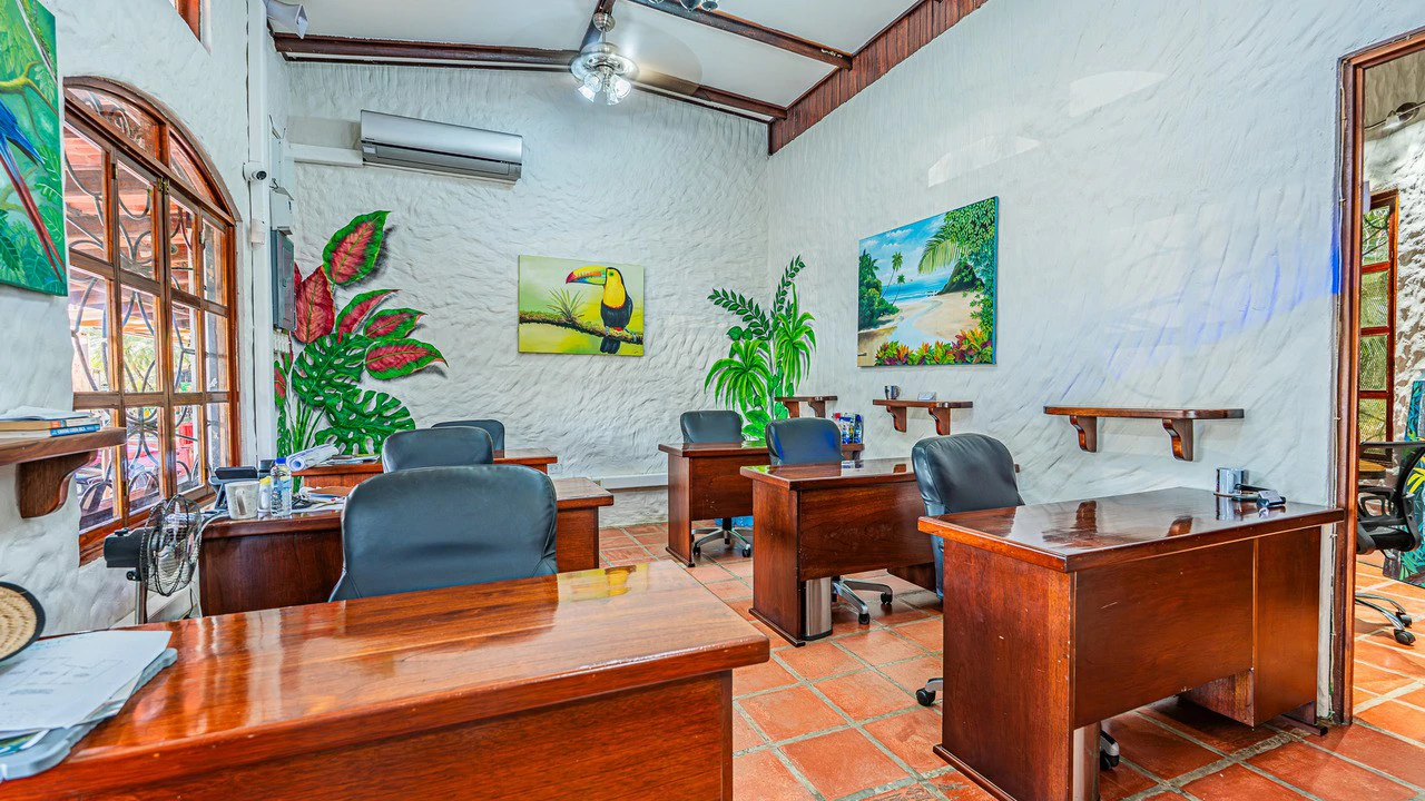 Prime Commercial Plaza for Sale in Playa Dominical - Gallery image 12