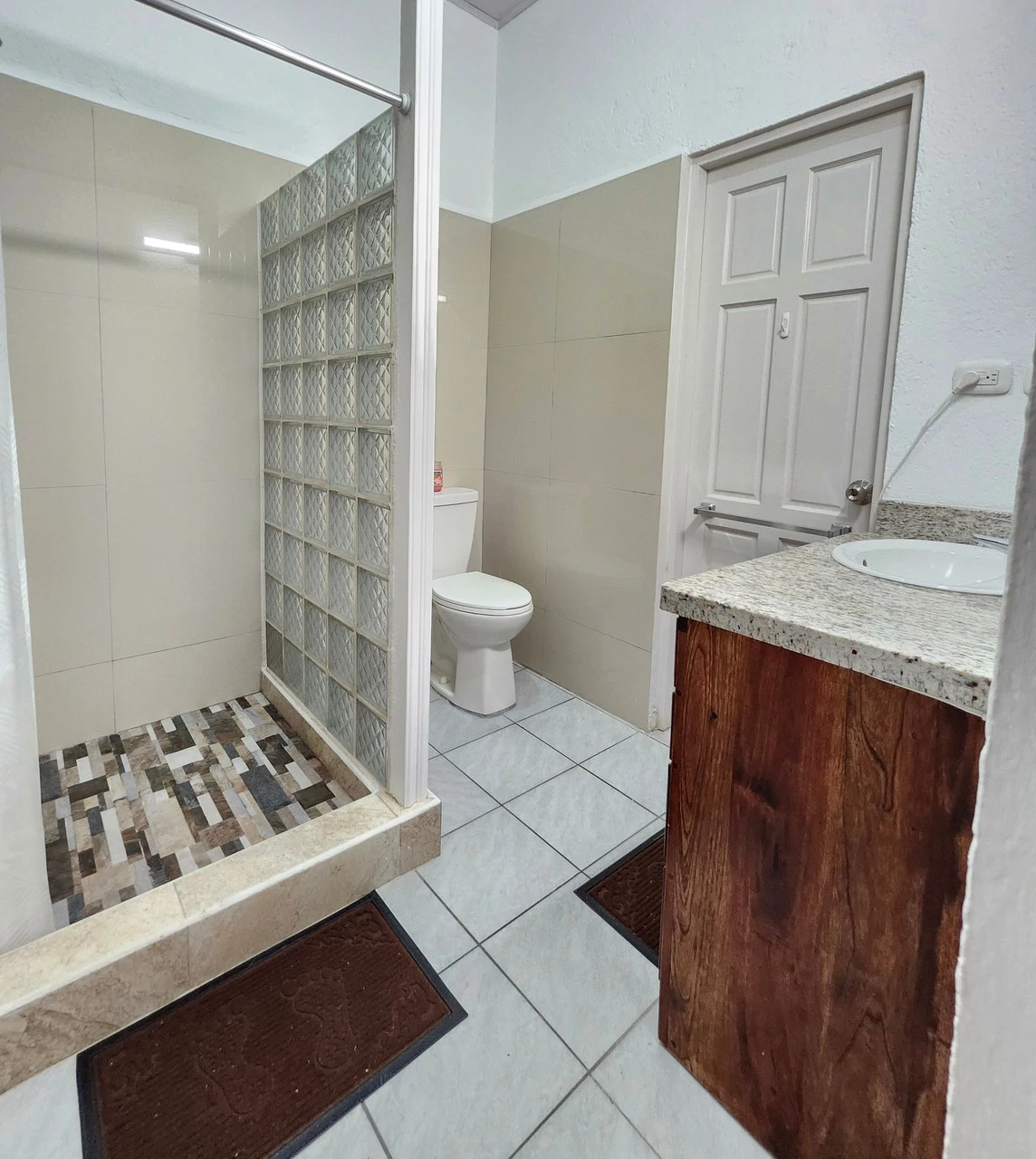 Artistic in Jaco- Quiet and Private 4br/2ba: Walk to the beach, stores, restaurants and the famous Jaco nightlife! - photo 10