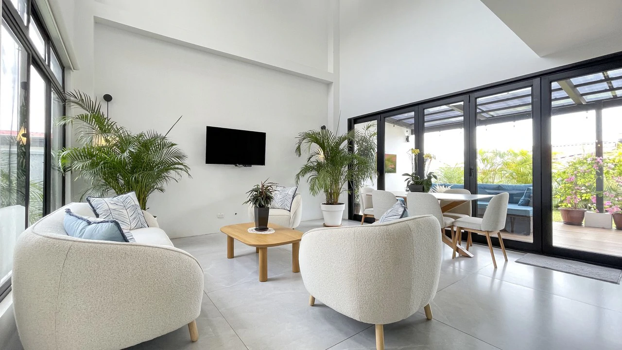 Modern Two-Story Home in Gated Community in Grecia– 5 Minutes from Downtown - photo 4