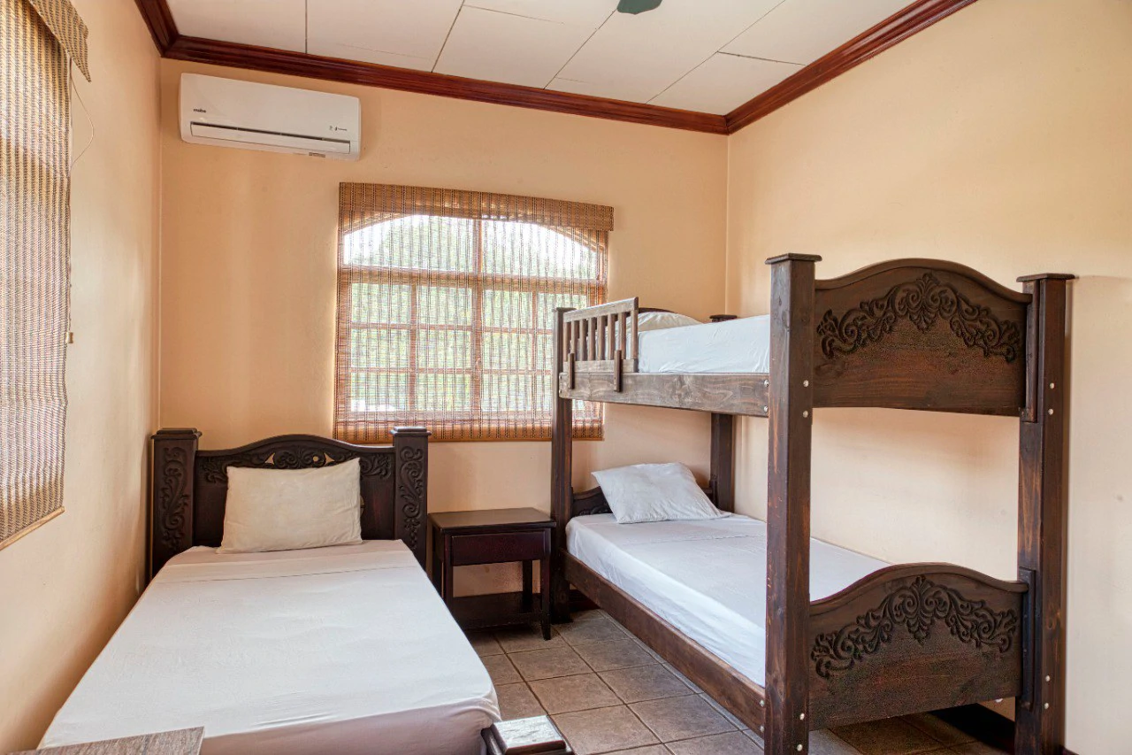 Price Reduced! Income-Generating Property in Costa Rica – Turnkey & Active Rental Business - Gallery image 8