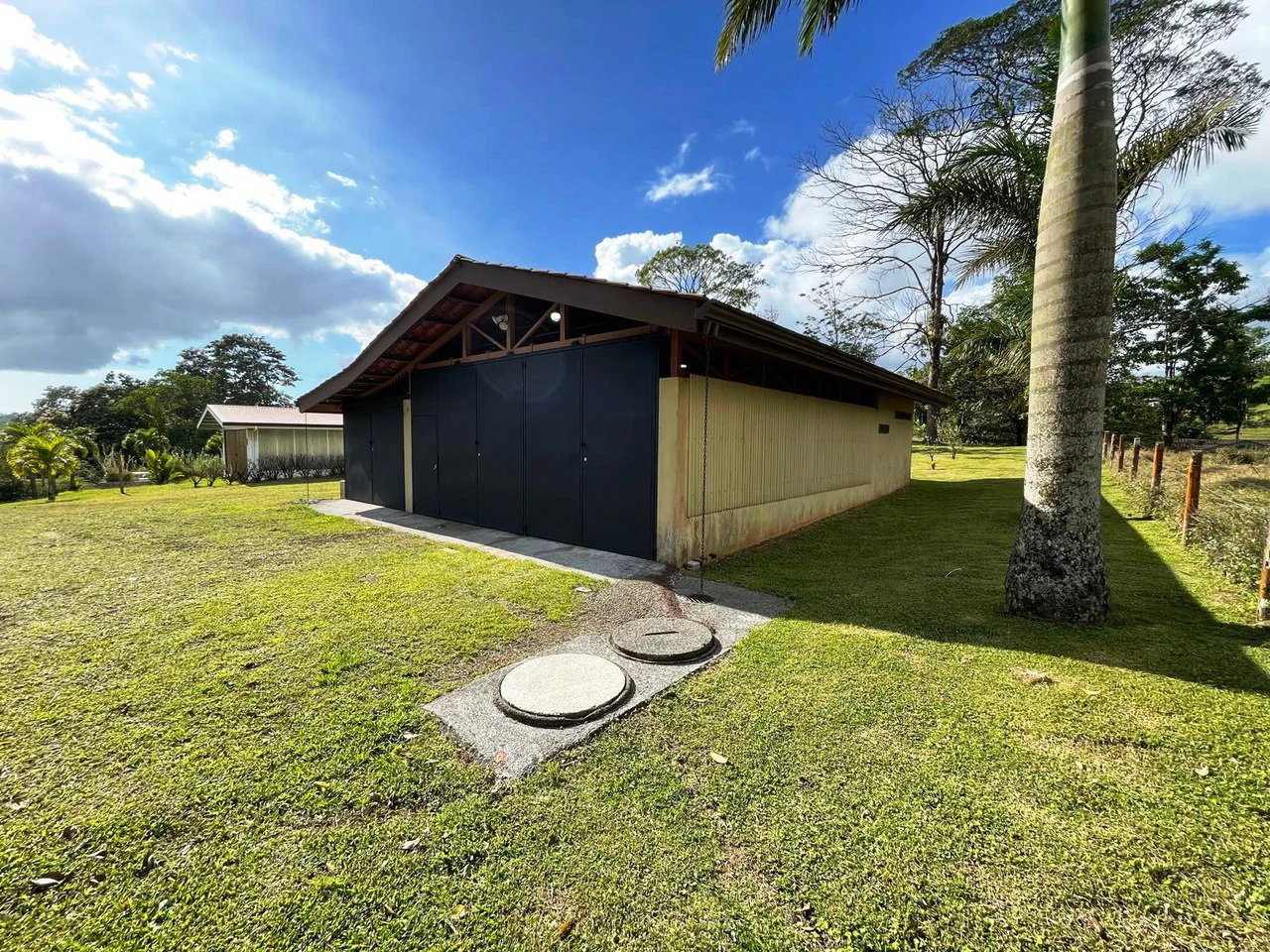 VILLA CANASOL : Lake View Home with Pool, Garage and Workshop - Gallery image 18
