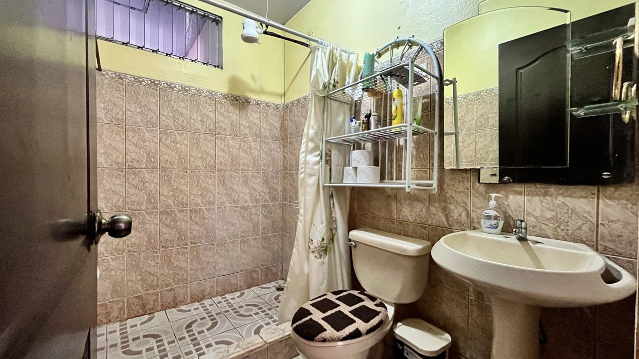 House For Sale in Daniel Flores - Gallery image 13