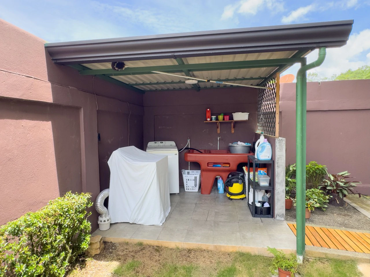 Naranjito corner lot house - photo 52