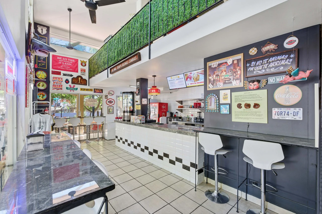 Reparito House: Turnkey Restaurant & Commercial Property for Sale - Gallery image 7