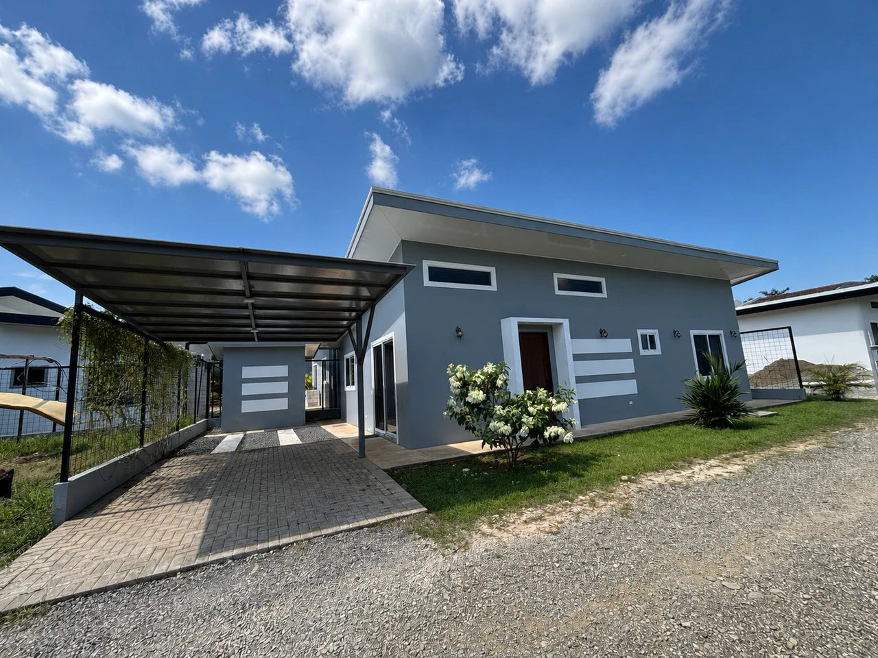 Modern 3BR Home with Exceptional Airbnb Potential Near Manuel Antonio - photo 2