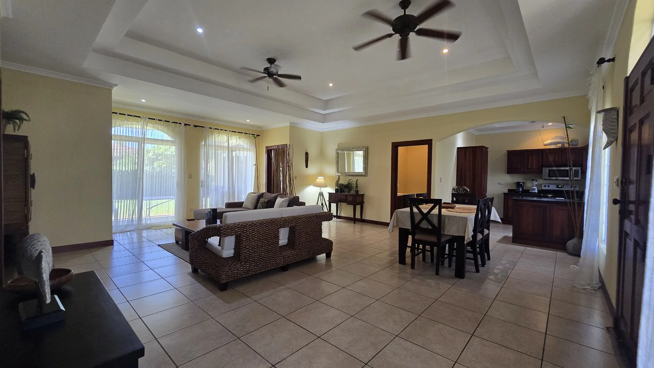 Casa Tropical: Best entry into highly sought after community! - Gallery image 34